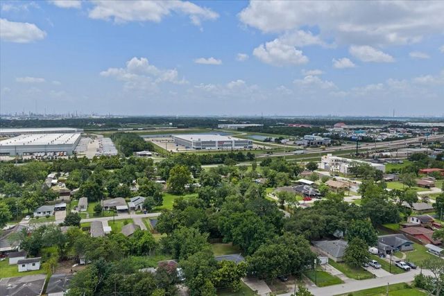 2402 Hodges Street, Baytown, TX 77521