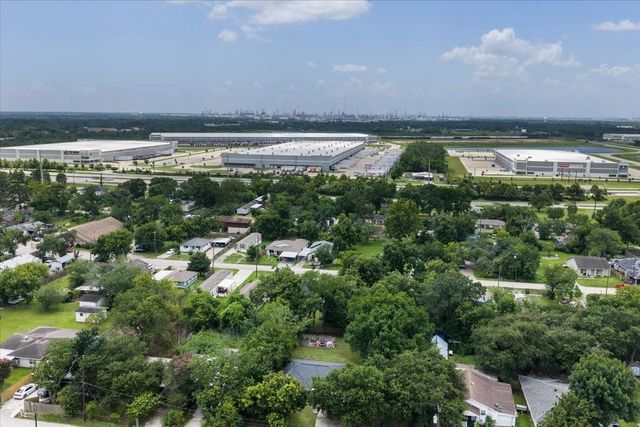 2402 Hodges Street, Baytown, TX 77521