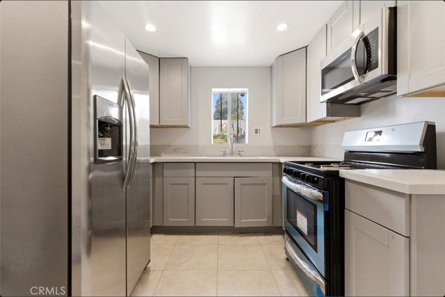 261 S Muscott, San Bernardino, CA 92410