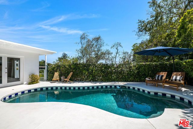 429 N Greencraig Road, Los Angeles, CA 90049