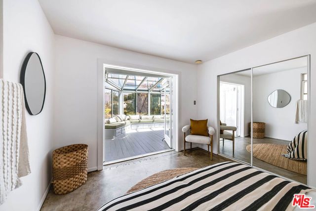 429 N Greencraig Road, Los Angeles, CA 90049