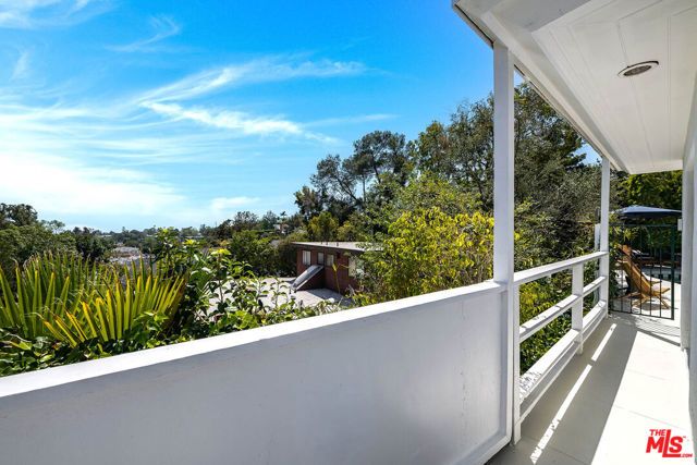 429 N Greencraig Road, Los Angeles, CA 90049