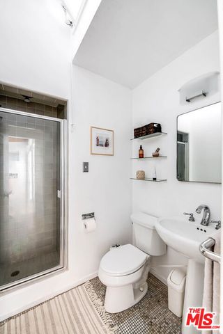 429 N Greencraig Road, Los Angeles, CA 90049