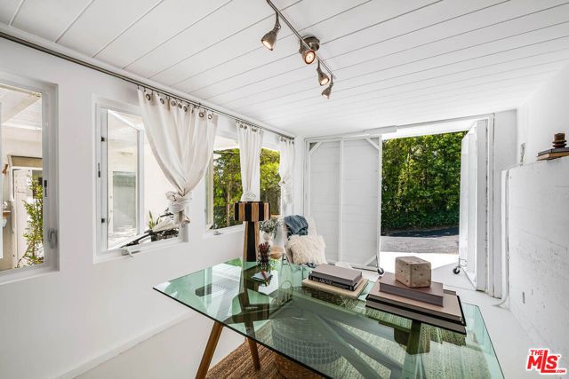 429 N Greencraig Road, Los Angeles, CA 90049