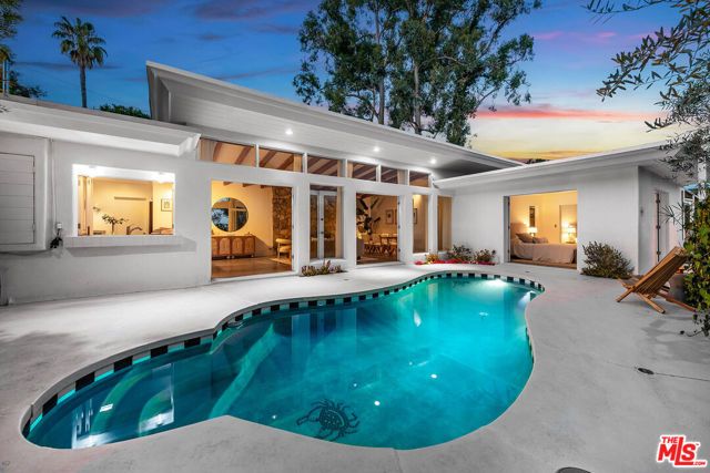 429 N Greencraig Road, Los Angeles, CA 90049