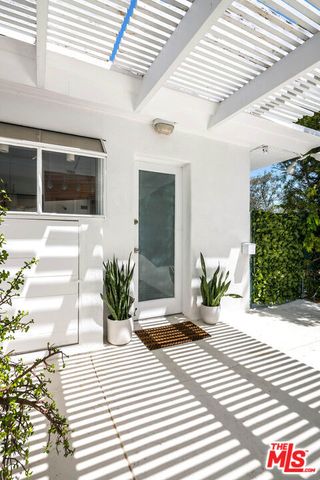 429 N Greencraig Road, Los Angeles, CA 90049