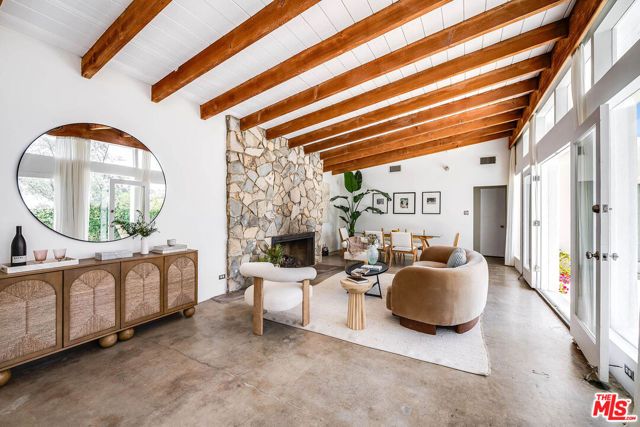 429 N Greencraig Road, Los Angeles, CA 90049