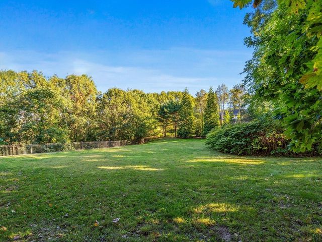 33 Boulder Rd, Wellesley, MA 02481
