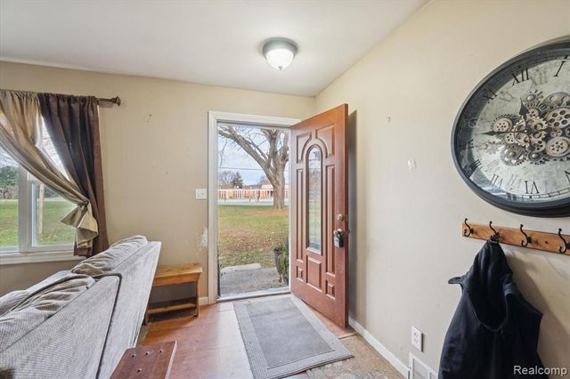 851 Academy Road, Holly, MI 48442