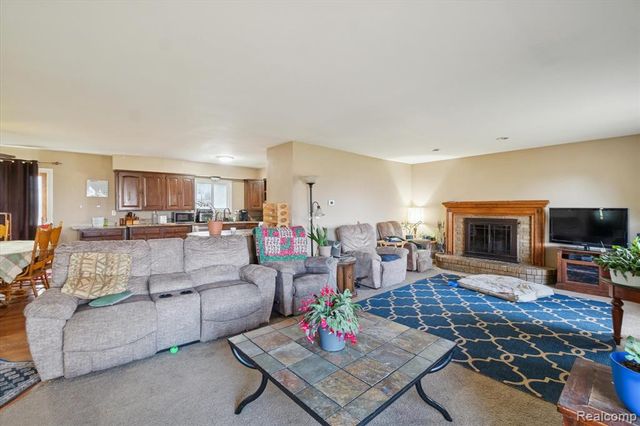 851 Academy Road, Holly, MI 48442