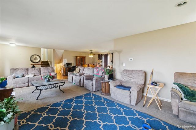 851 Academy Road, Holly, MI 48442