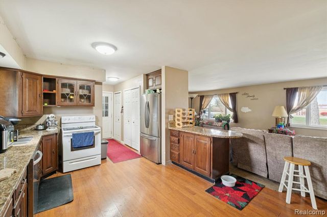 851 Academy Road, Holly, MI 48442