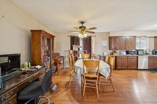 851 Academy Road, Holly, MI 48442