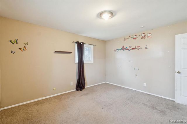 851 Academy Road, Holly, MI 48442