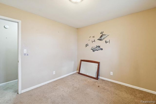 851 Academy Road, Holly, MI 48442