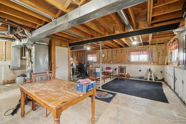 851 Academy Road, Holly, MI 48442