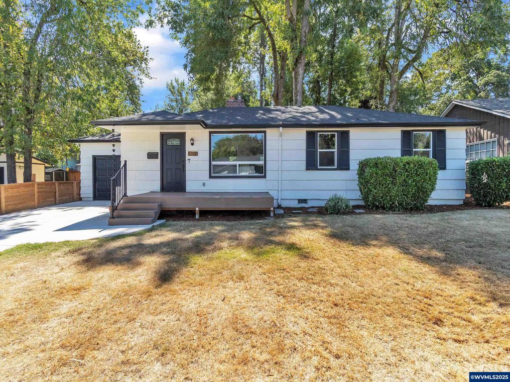 1396 Heather Ln SE, Salem, OR 97302