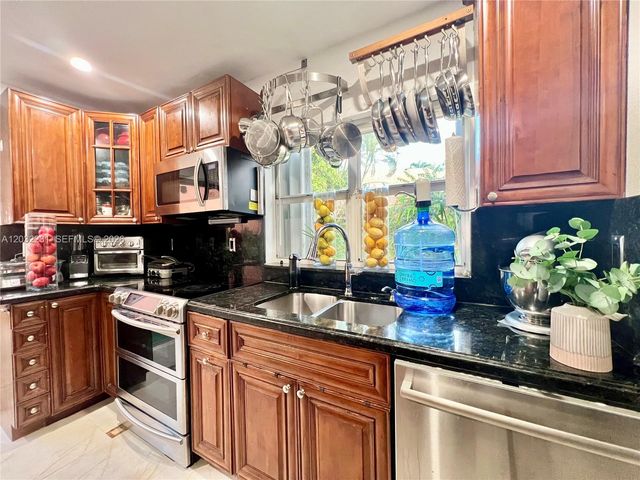 11769 SW 92nd Lane, Miami, FL 33186