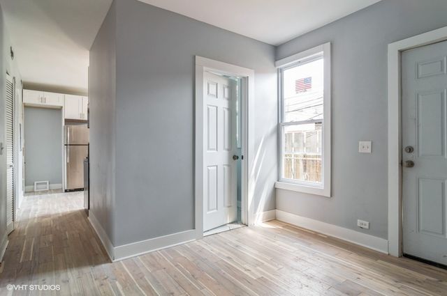 2818 N Drake Avenue, Chicago, IL 60618