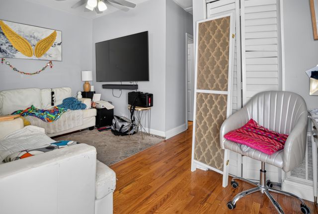 2818 N Drake Avenue, Chicago, IL 60618