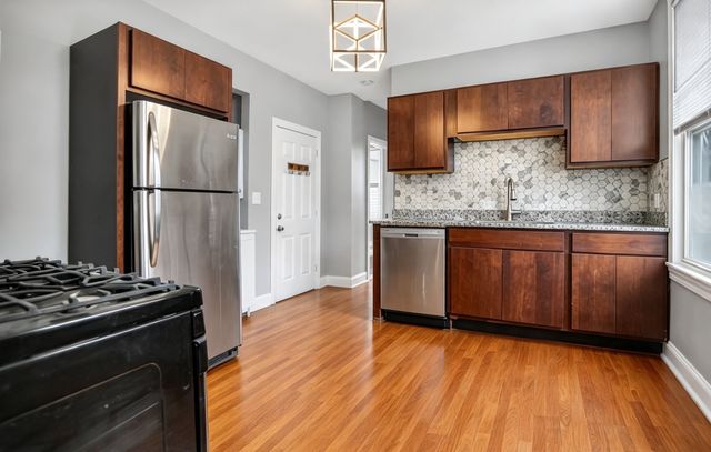 2818 N Drake Avenue, Chicago, IL 60618