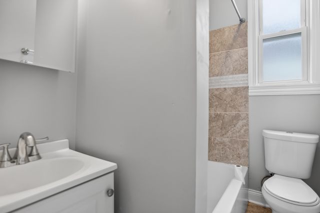2818 N Drake Avenue, Chicago, IL 60618