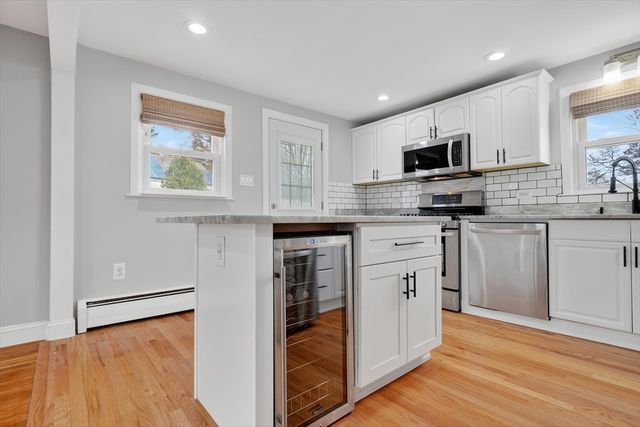 35 Camilla Ave, Dracut, MA 01826