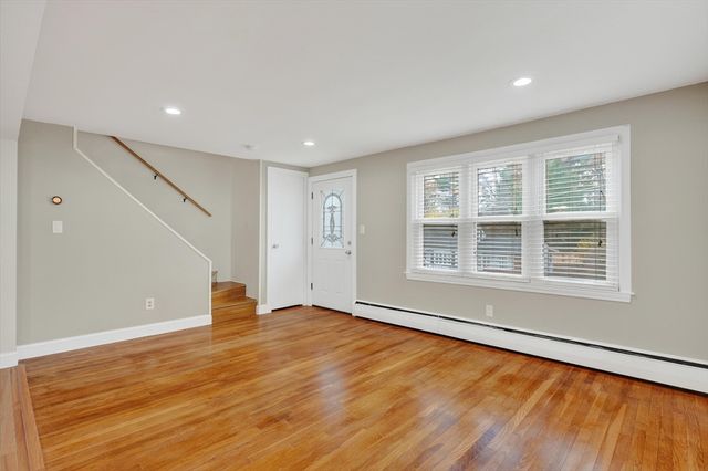 35 Camilla Ave, Dracut, MA 01826