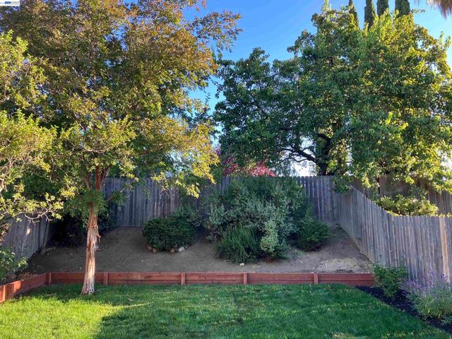 181 Yachtsman Dr, Vallejo, CA 94591