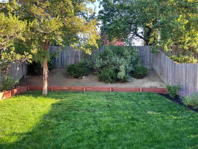 181 Yachtsman Dr, Vallejo, CA 94591