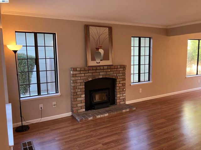 181 Yachtsman Dr, Vallejo, CA 94591