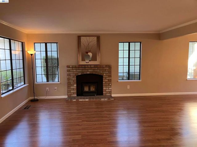 181 Yachtsman Dr, Vallejo, CA 94591