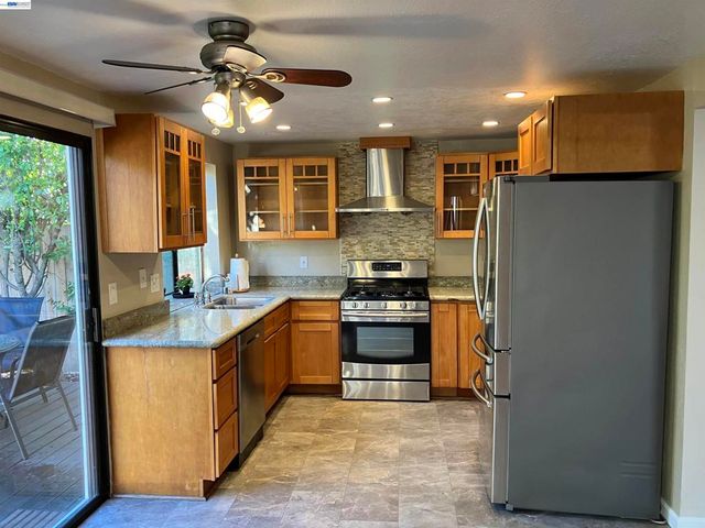 181 Yachtsman Dr, Vallejo, CA 94591