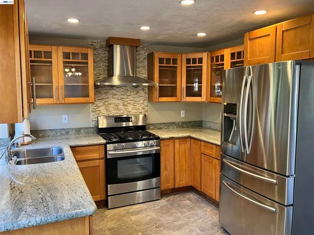 181 Yachtsman Dr, Vallejo, CA 94591