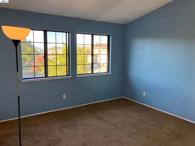 181 Yachtsman Dr, Vallejo, CA 94591