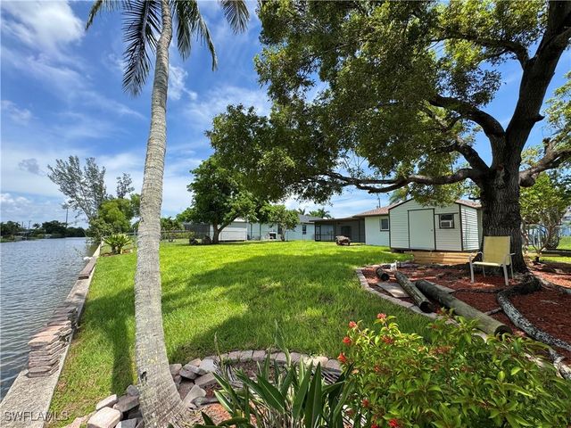 145 SW 28th TER, Cape Coral, FL 33914