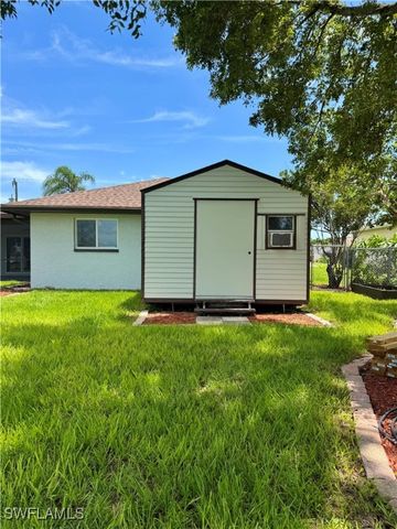 145 SW 28th TER, Cape Coral, FL 33914