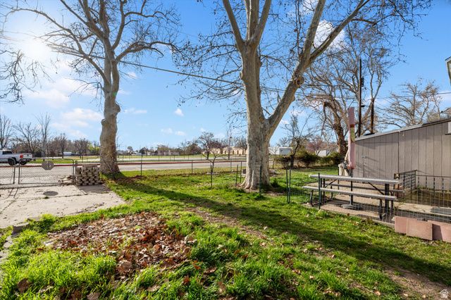 88 S ELLISON ST, Layton, UT 84041