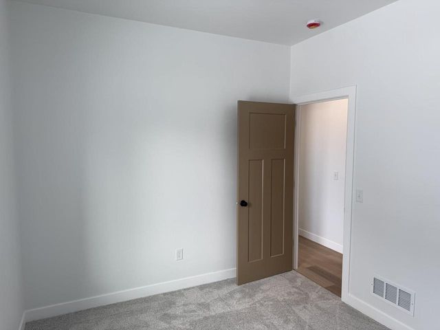 1734 OAK STREET, Oshkosh, WI 54901