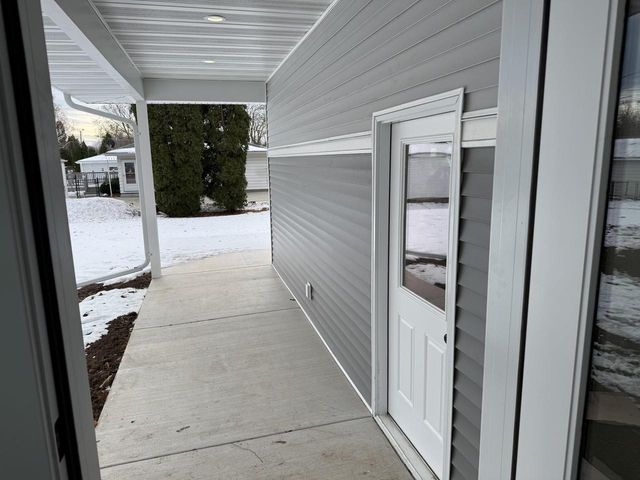 1734 OAK STREET, Oshkosh, WI 54901