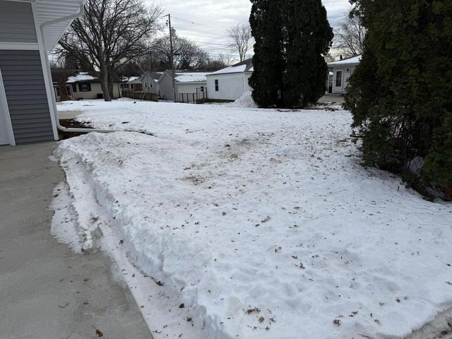 1734 OAK STREET, Oshkosh, WI 54901