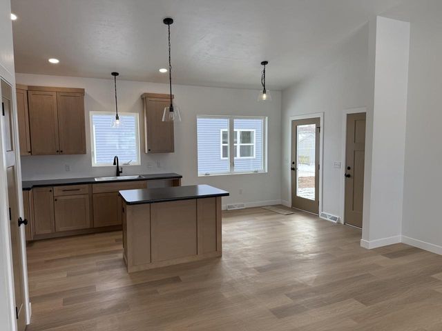 1734 OAK STREET, Oshkosh, WI 54901