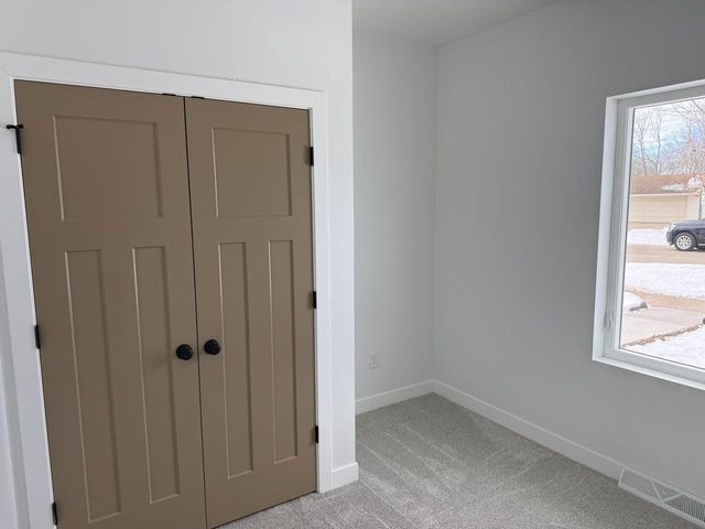 1734 OAK STREET, Oshkosh, WI 54901