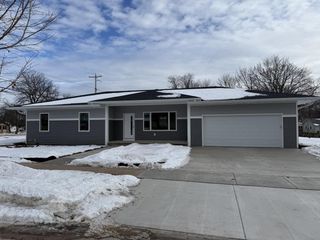 1734 OAK STREET, Oshkosh, WI 54901
