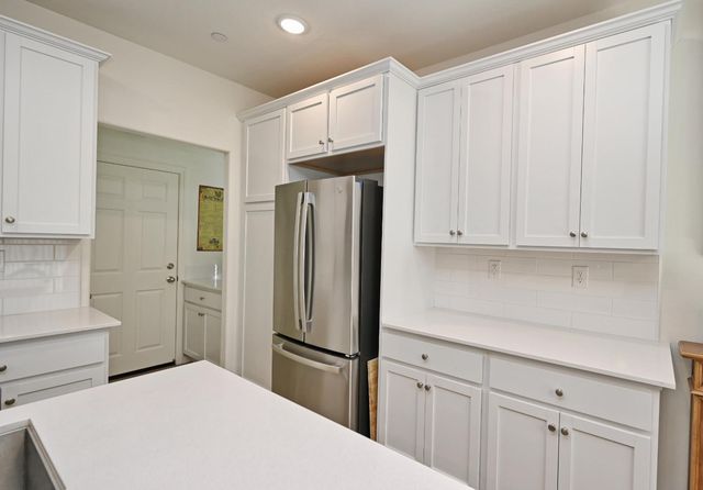 6429 E Moscato Drive, Fresno, CA 93727