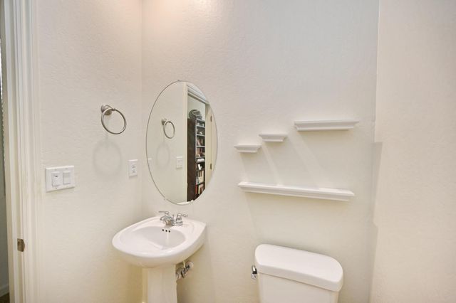 6429 E Moscato Drive, Fresno, CA 93727