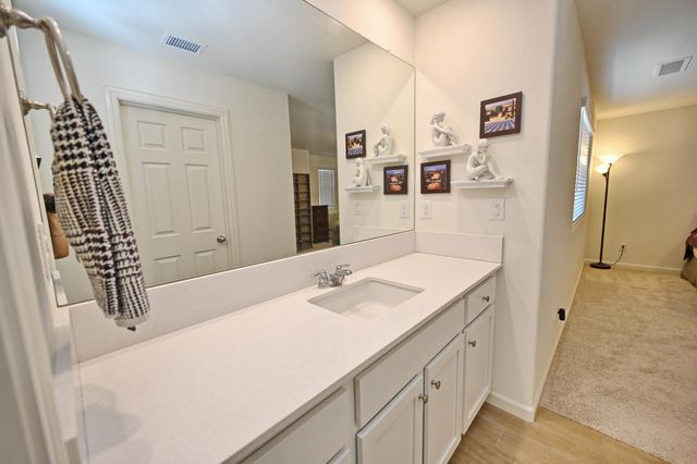 6429 E Moscato Drive, Fresno, CA 93727