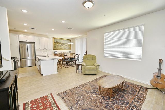 6429 E Moscato Drive, Fresno, CA 93727
