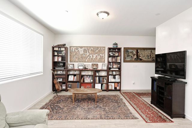 6429 E Moscato Drive, Fresno, CA 93727