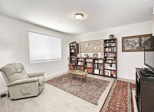 6429 E Moscato Drive, Fresno, CA 93727